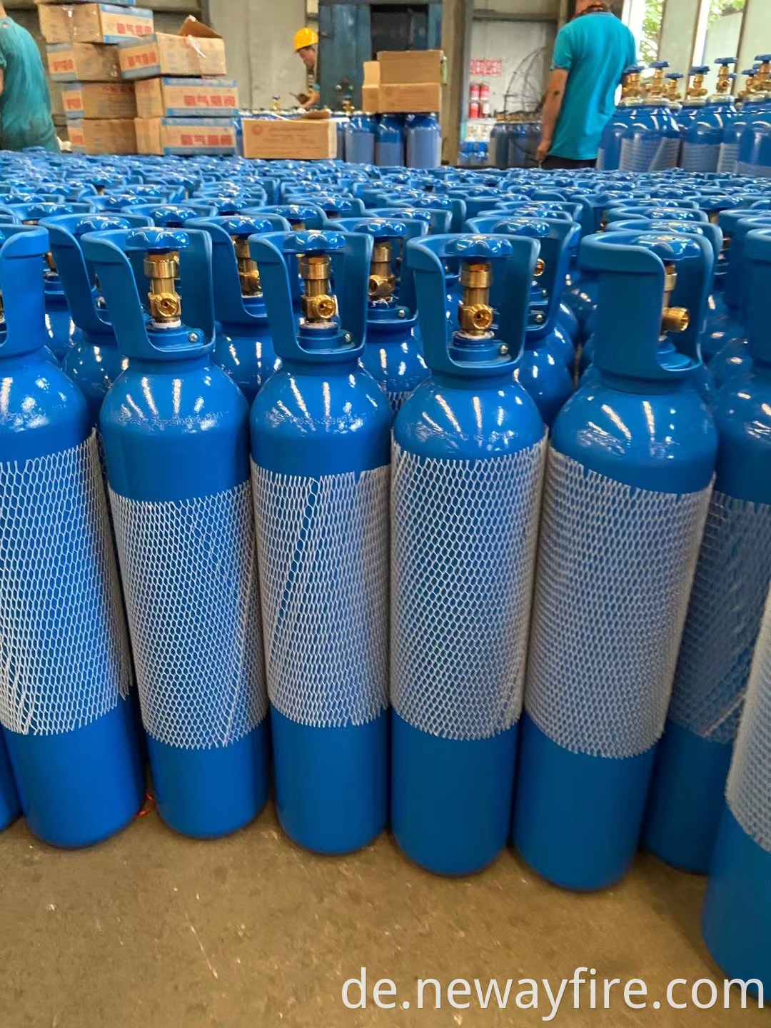 Blue 90 litre Oxygen cylinder